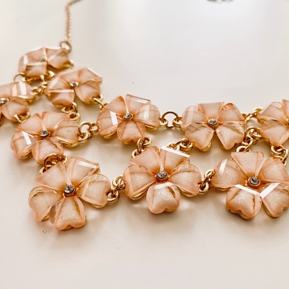 Fun Flower Petals Necklace In Pale Peach - Picture 4 of 5
